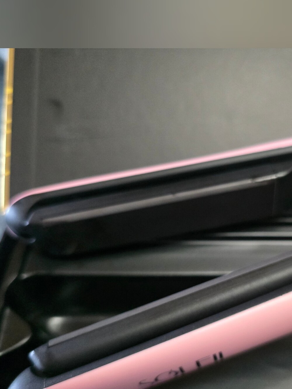 Soleil Dynamic Hair Styler in Baby Pink MSRP $475 - Picture 3 of 7